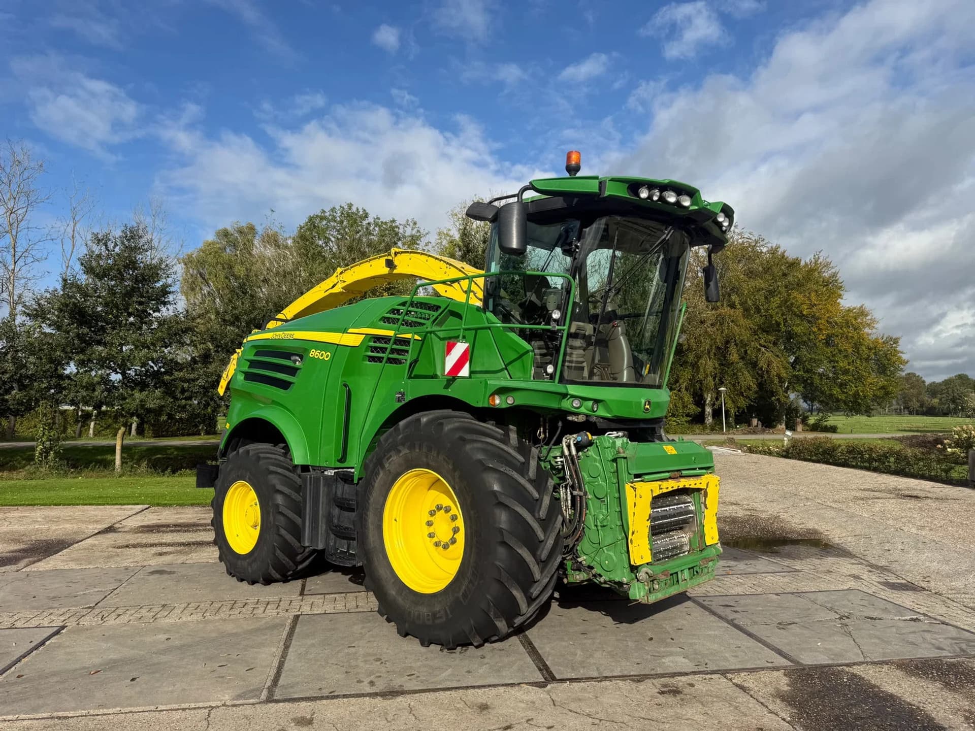 John Deere 8600 JD 8600 4 WD 40 KM Harvester Airco Combine