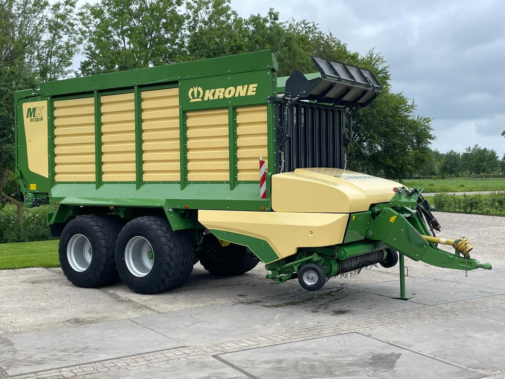 Krone MX 330 GL opraapwagen NIEUW STAAT 129 UUR!!