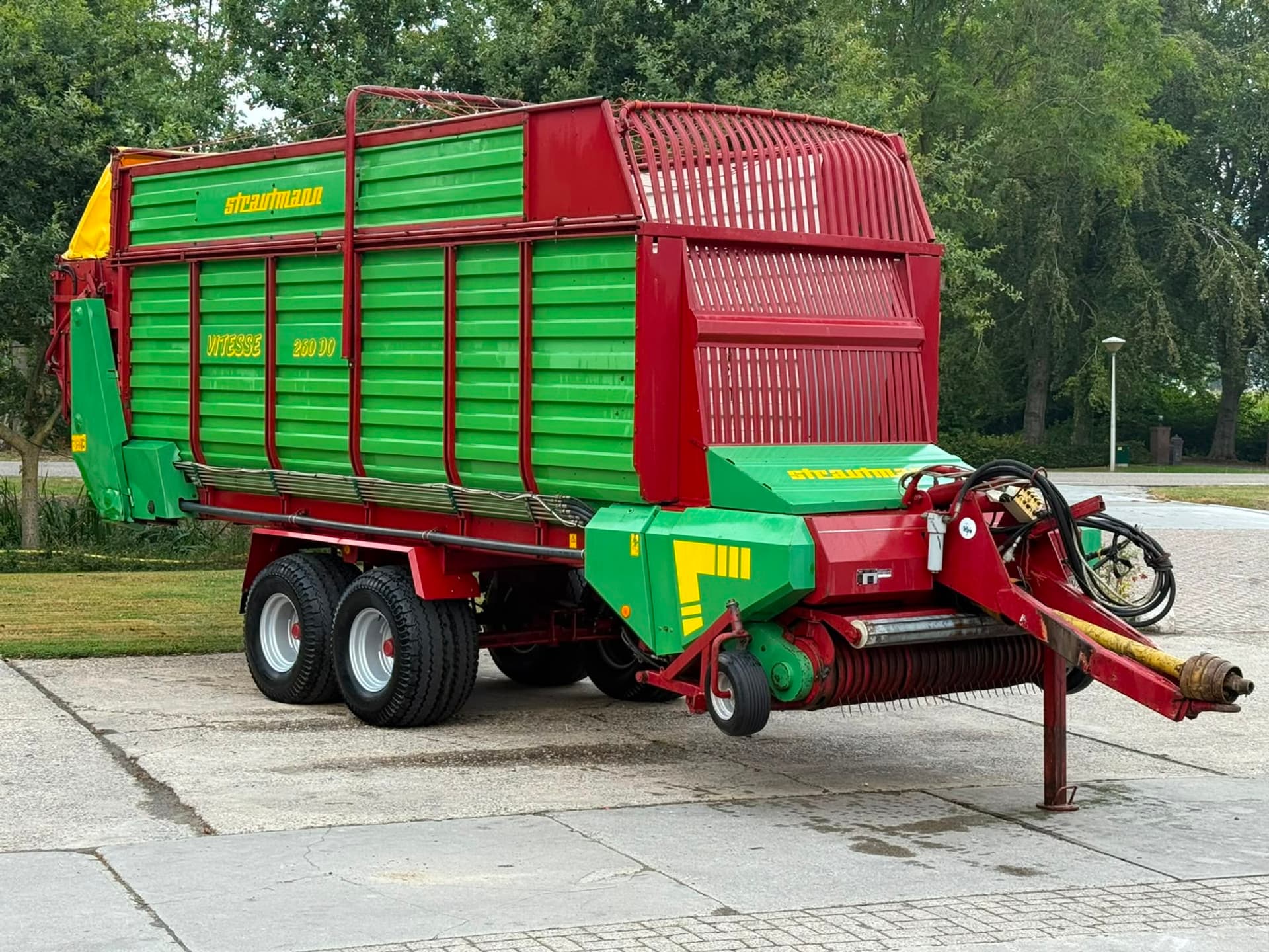 Strautmann Super vitesse 260 DO Dosseerwalsen Opraapwagen Ladewagen Stalvoeren Krone
